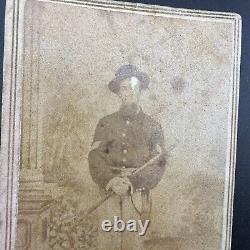 Civil War Union Soldier Cdv Photo In Uniform With Sword