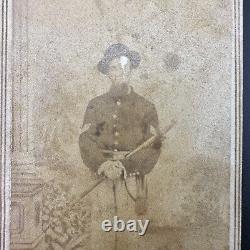 Civil War Union Soldier Cdv Photo In Uniform With Sword