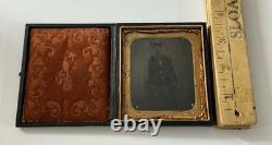 Civil War Union Soldier Tintype Armed Infantryman 1/6th Plate Photo in Case