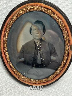 Civil War Union Solider Tintype Gutta Percha Union Oval Case
