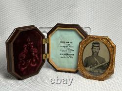 Civil War Union Solider Tintype Photo Gutta Percha Union Octogan Case