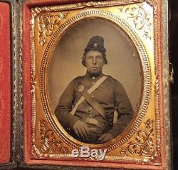 Civil War tintype of soldier with canteen and journal/diary nice image