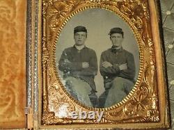 Civil War tintype photograph two soldiers in uniform