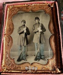 Civil War tintype quarter plate large image of two armed infantry Union soldiers