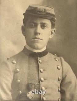 Framed B/W Studio Photo of Young Civil War Soldier in Uniform in Period Frame