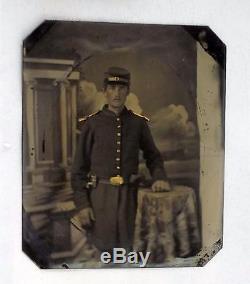 Leather Cased Civil War Tintype Photo Of NH Infantry Soldier W Bayonet, Cap Box