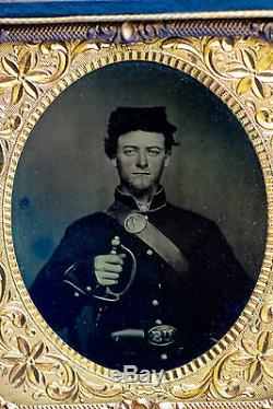 NICE CIVIL WAR SOLDIER HOLDING SWORDKEPI HAT = US BELT BUCKLE EAGLE EMBLEM