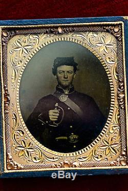 NICE CIVIL WAR SOLDIER HOLDING SWORDKEPI HAT = US BELT BUCKLE EAGLE EMBLEM
