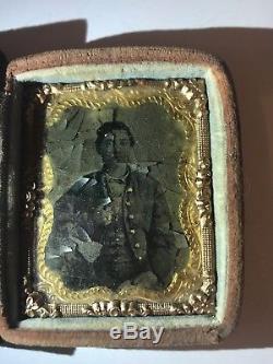 Ninth plate Confederate-made fabric case with original Civil War soldier tintype