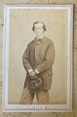 ORIGINAL CIVIL WAR ERA YOUNG MAN with PROSTHETIC HAND CDV PHOTO FREDRICKS NY 1862