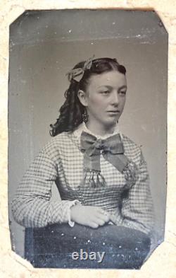 ORIGINAL! RARE! CIVIL WAR WOMEN 1/6 PLATE TINTYPE PHOTOGRAPH c1863