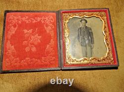 Original CIVIL War Union Sergeant Of Cavalry Soldier & Sword & Gun Photo In Case