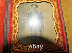 Original CIVIL War Union Sergeant Of Cavalry Soldier & Sword & Gun Photo In Case