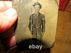 Original CIVIL War Union Sergeant Of Cavalry Soldier & Sword & Gun Photo In Case