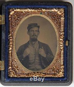 RARE PAIR OF CIVIL WAR SOLDIER TINTYPE PHOTOS ONE With GUTTA PERCHA UNION CASE