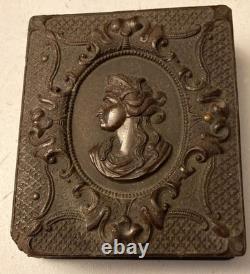 SCARCE CIVIL WAR 6th PLATE TINTYPE CIVIL WAR SOLDIER IN GUTTA-PERCHA HINGED CASE