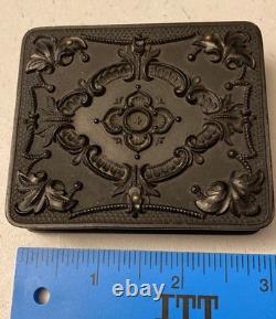 SCARCE CIVIL WAR 6th PLATE TINTYPE CIVIL WAR SOLDIER IN GUTTA-PERCHA HINGED CASE