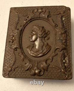 SCARCE CIVIL WAR 6th PLATE TINTYPE CIVIL WAR SOLDIER IN GUTTA-PERCHA HINGED CASE