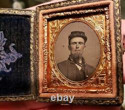 Sixteenth plate tiny tintype in a full split case of a young Union soldier rare