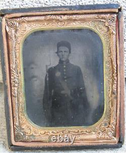 Tin type Civil War Soldier Rifle Boy Armed Original Gun Bayonet