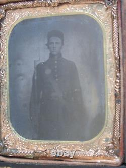 Tin type Civil War Soldier Rifle Boy Armed Original Gun Bayonet