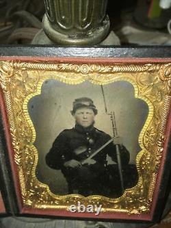 Tin type Civil War Soldier Rifle Boy Armed Original Gun Bayonet