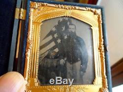 U. S. Civil war soliders tin type portrait withflag original guta percha case-great