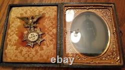 VERY RARE Civil War Tintype Union Soldier Armed with Veterans Medal